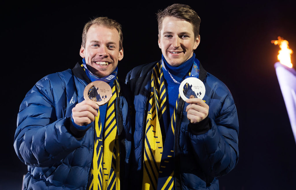 Emil kom hem med två medaljer från OS 2014. Här efter bronset i sprintstafetten med Teodor Pettersson. Han tog även brons i den individuella sprinten. 